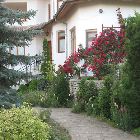 Guest House Astra ارباناسي الغرفة الصورة