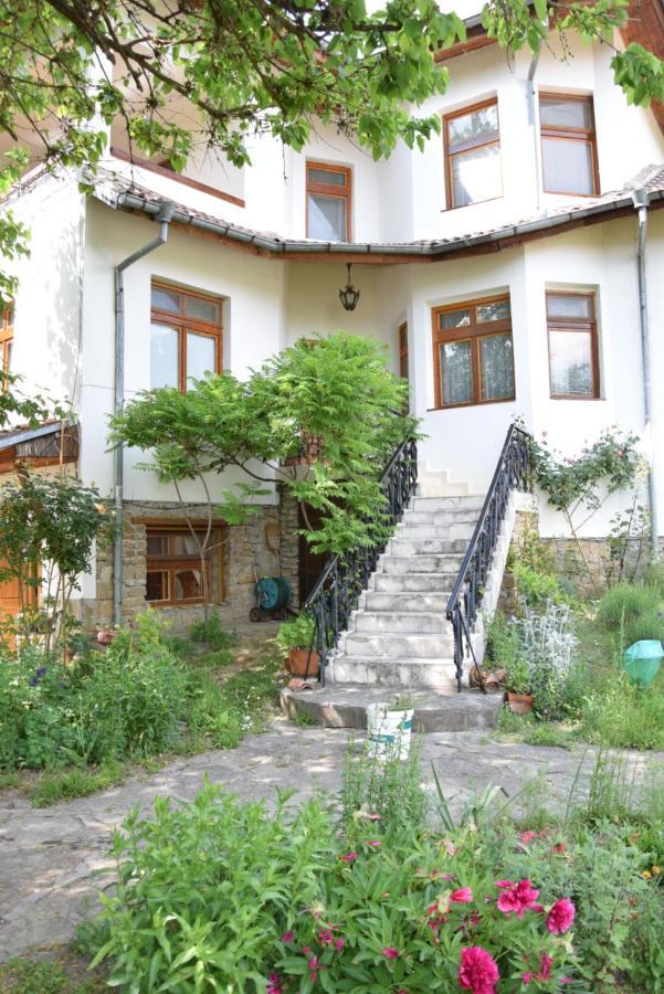 Guest House Astra ارباناسي المظهر الخارجي الصورة