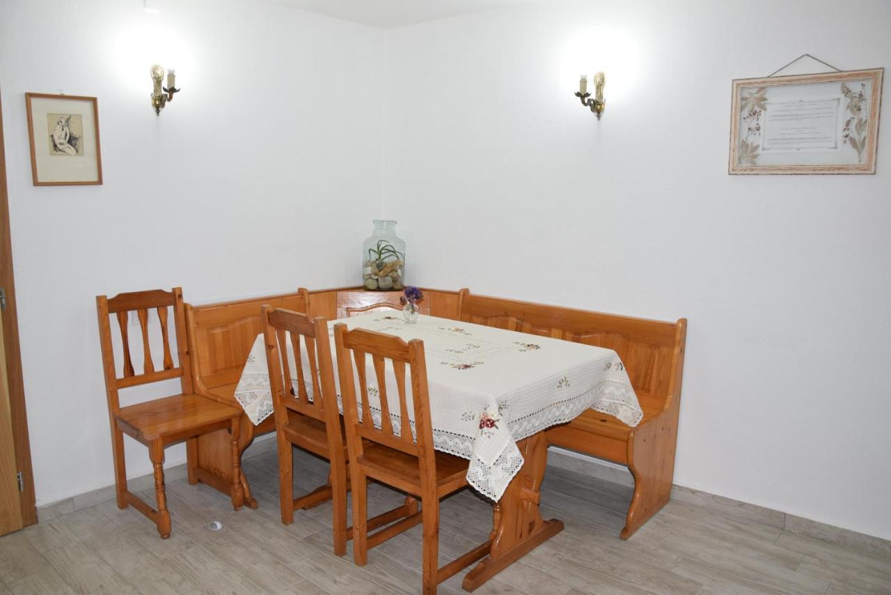 Guest House Astra ارباناسي المظهر الخارجي الصورة