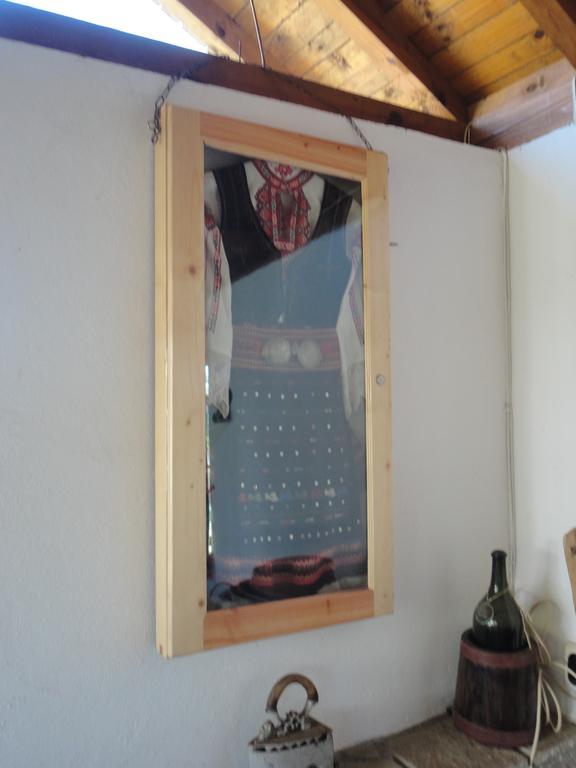 Guest House Astra ارباناسي الغرفة الصورة