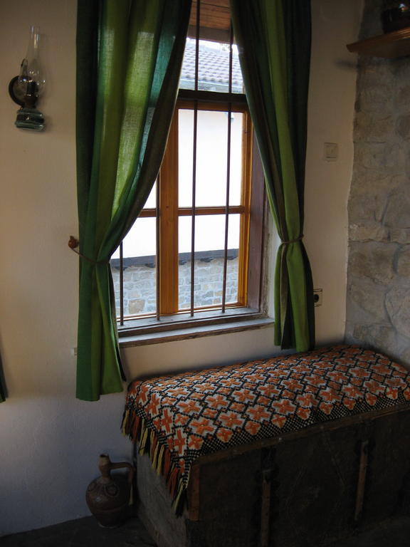 Guest House Astra ارباناسي المظهر الخارجي الصورة