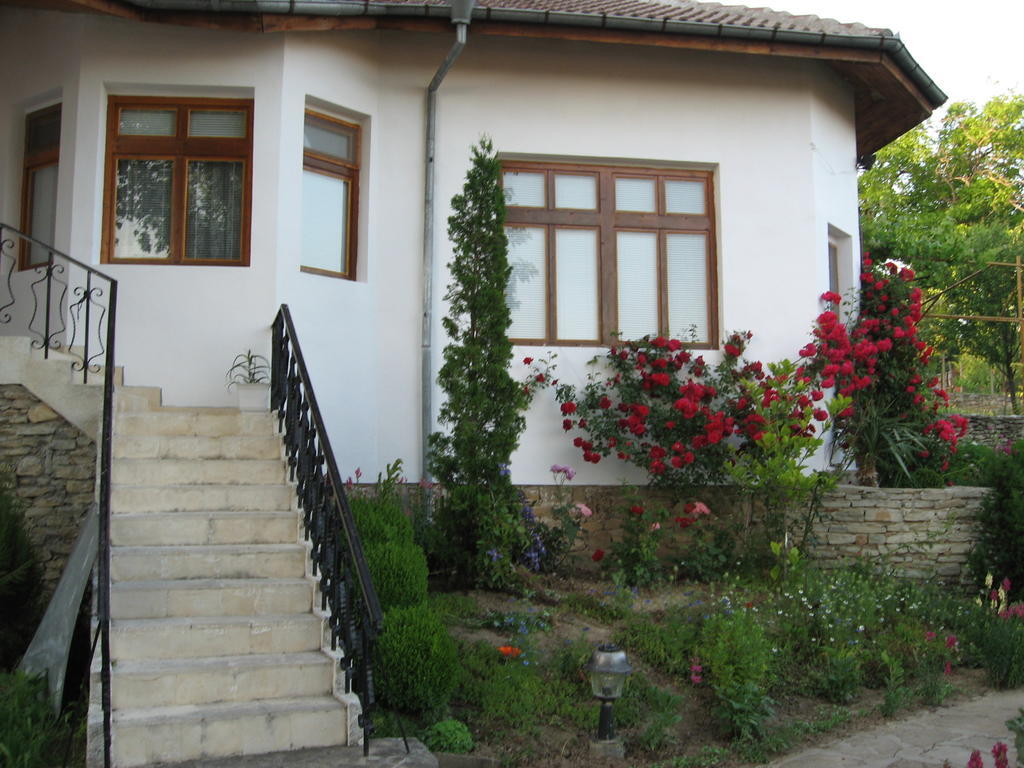 Guest House Astra ارباناسي الغرفة الصورة