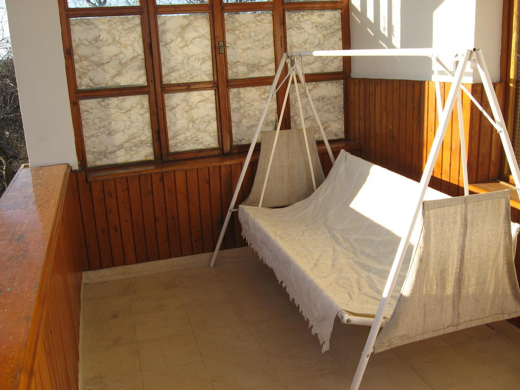 Guest House Astra ارباناسي المظهر الخارجي الصورة