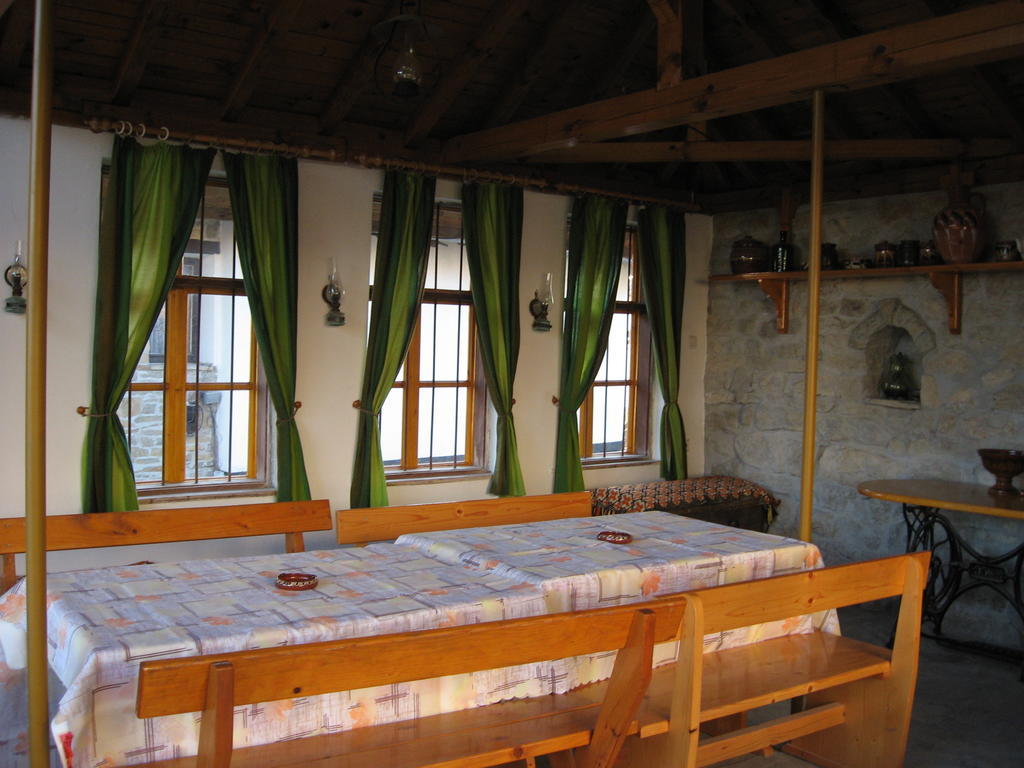Guest House Astra ارباناسي المظهر الخارجي الصورة
