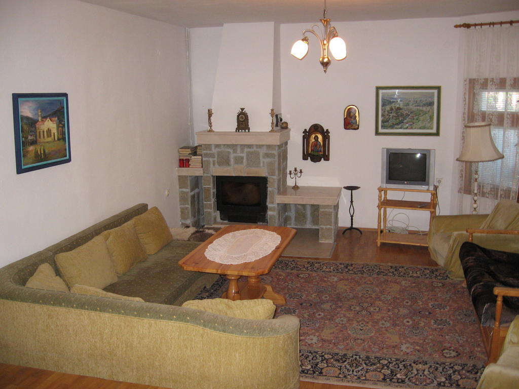 Guest House Astra ارباناسي الغرفة الصورة