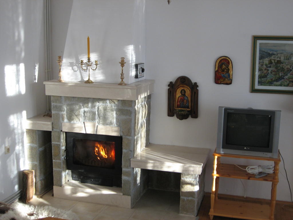 Guest House Astra ارباناسي الغرفة الصورة