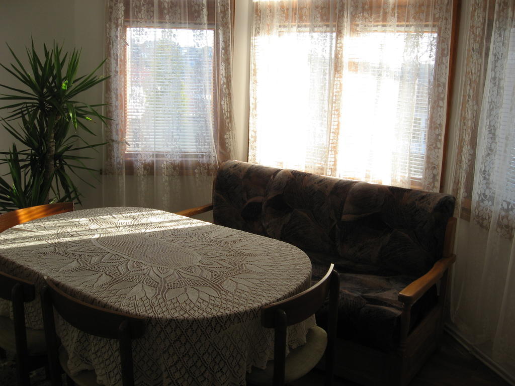 Guest House Astra ارباناسي الغرفة الصورة