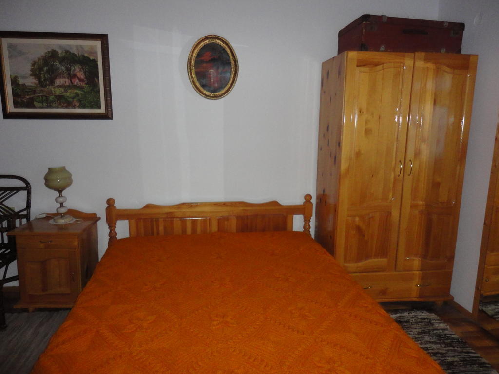 Guest House Astra ارباناسي الغرفة الصورة
